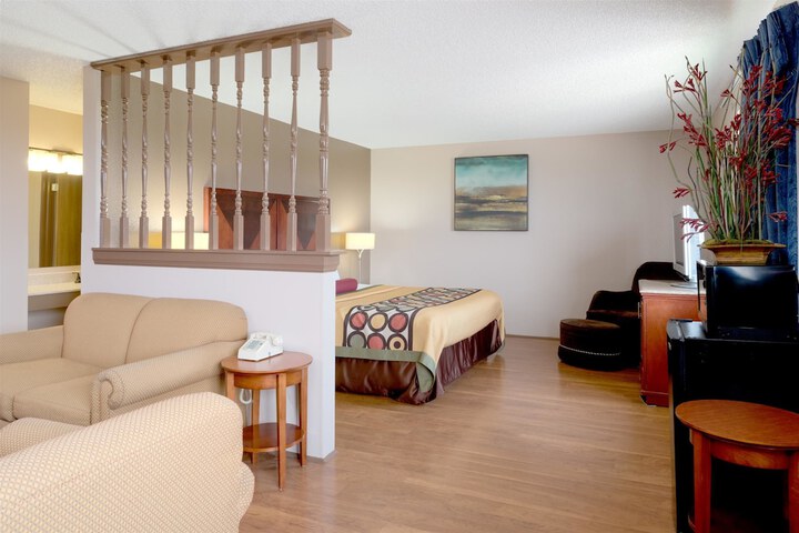 Room 21 of 24