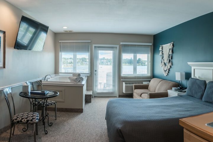 Room 52 of 102
