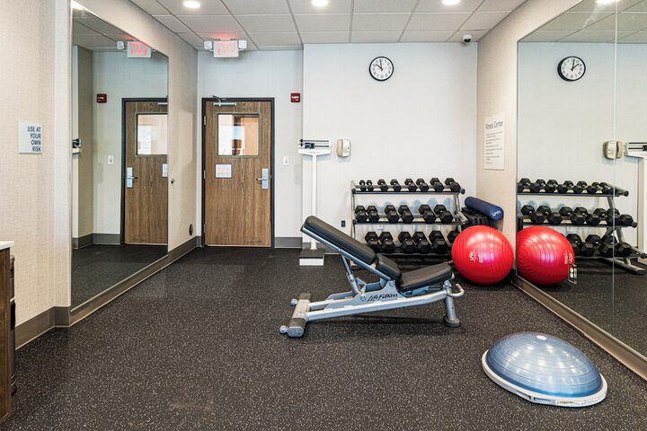 Holiday Inn Express & Suites Buford NE - Lake Lanier by IHG