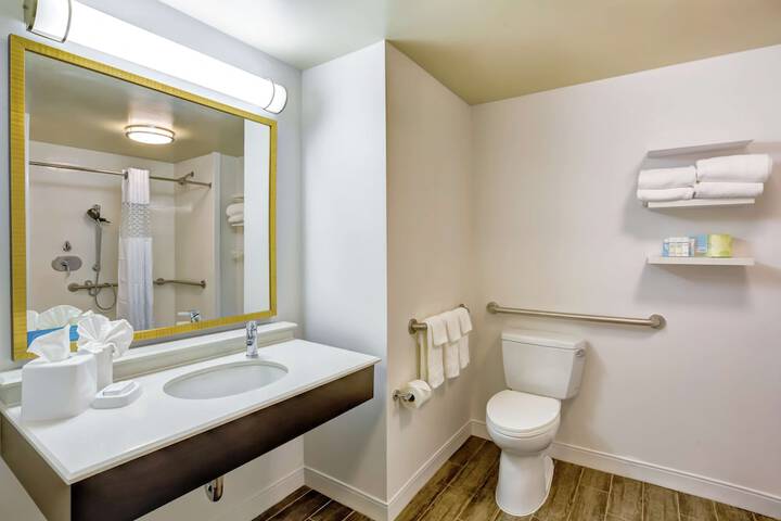 Hampton Inn Boston - Norwood