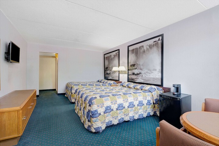 Room 17 of 31