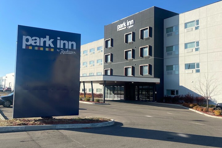 Park Inn by Radisson Edmonton Airport