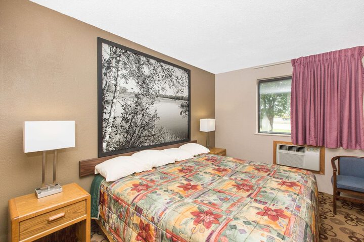 Room 18 of 38