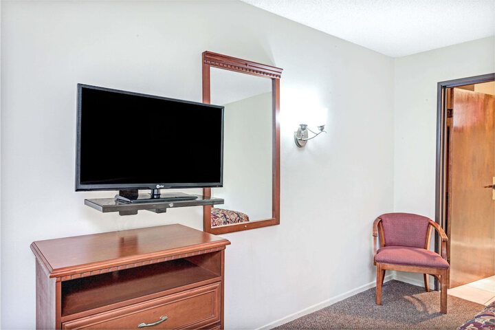 Room 15 of 32