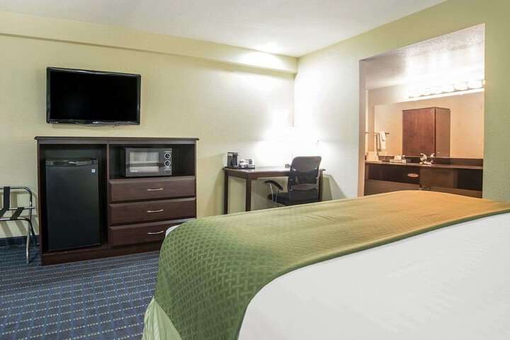 Room 18 of 27