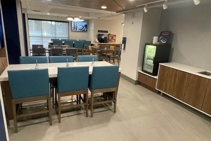 Holiday Inn Express & Suites Ft. Lauderdale N - Exec Airport by IHG