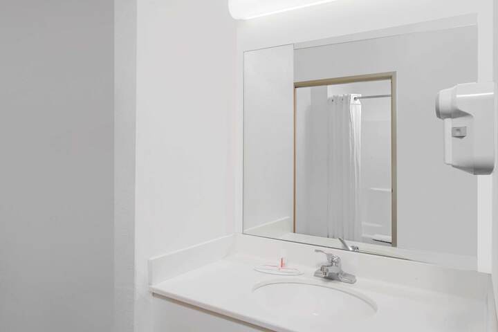 Room 15 of 19