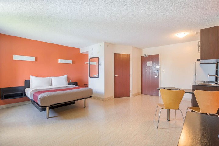 Room 62 of 75