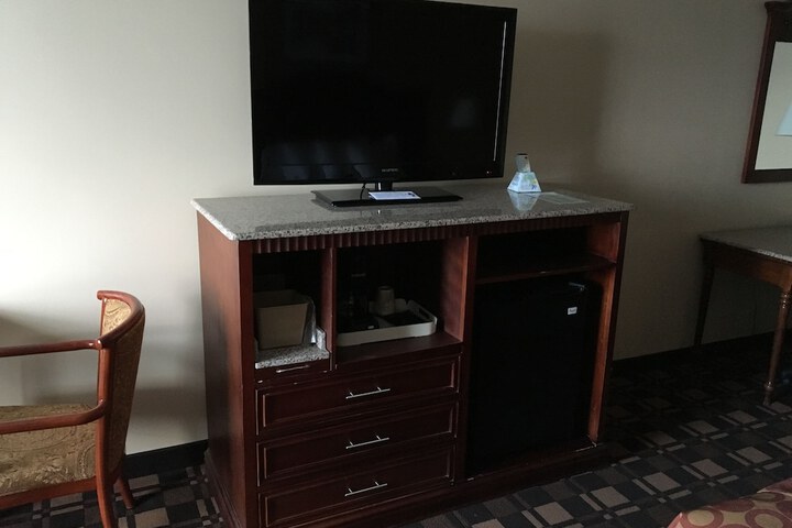 Cabot Inn & Suites