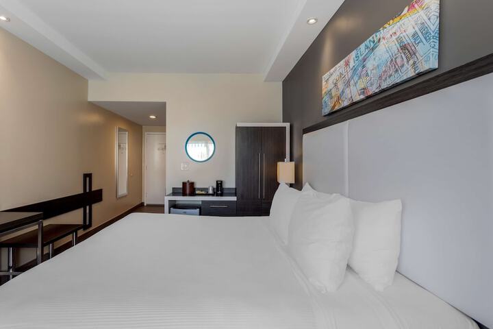Room 25 of 60