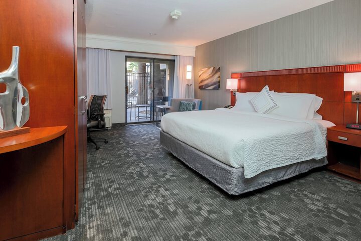 Room 34 of 69