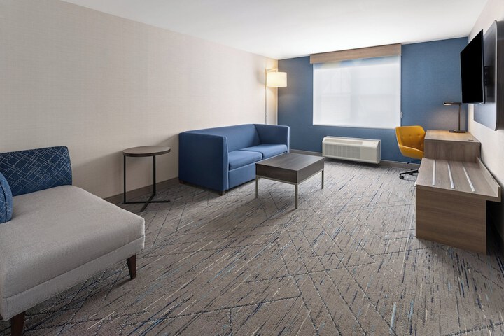 Holiday Inn Express Hotel & Suites Freeport by IHG