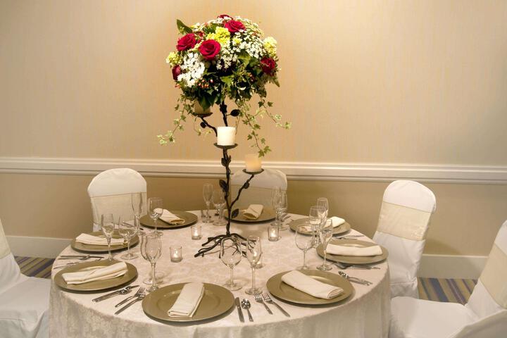 DOUBLETREE BY HILTON NORWALK