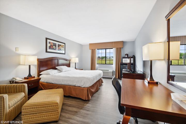 Room 32 of 46
