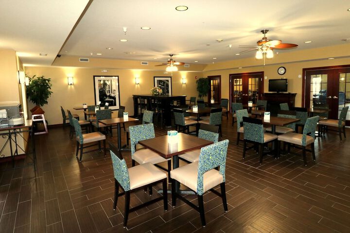 Comfort Suites Bloomington I-55 and I-74