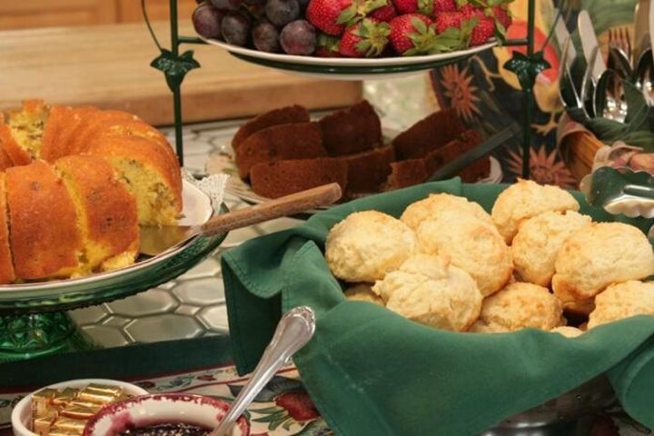 HILLSIDE HOUSE BED AND BREAKFAST