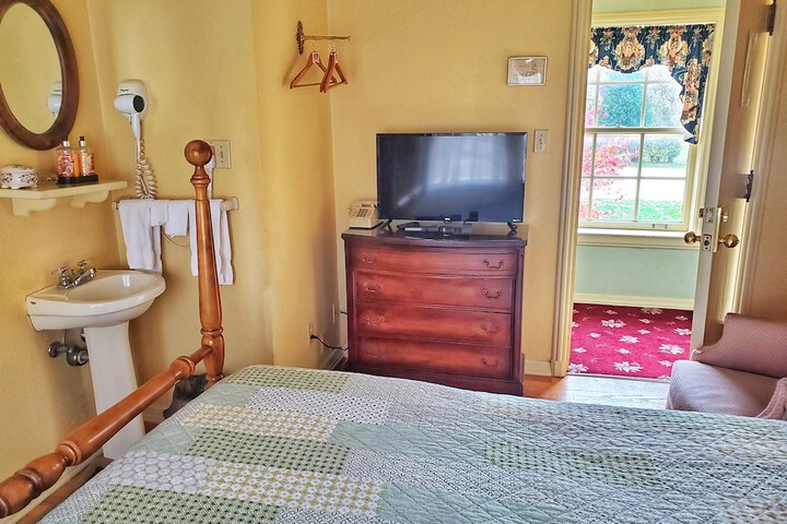 Montague Inn