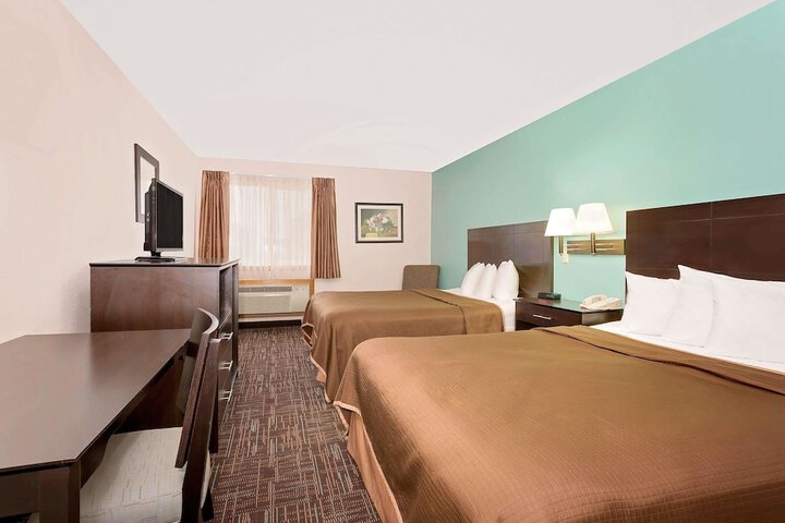 Room 4 of 15