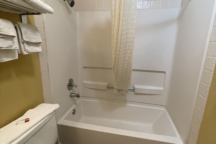 Room 21 of 28