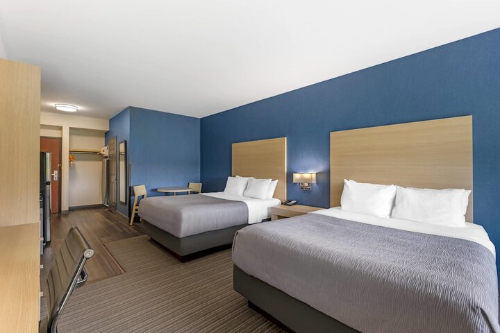 Quality Inn and Suites Oakville-Mississauga