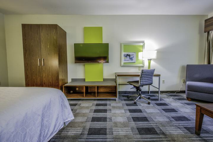 Room 42 of 68