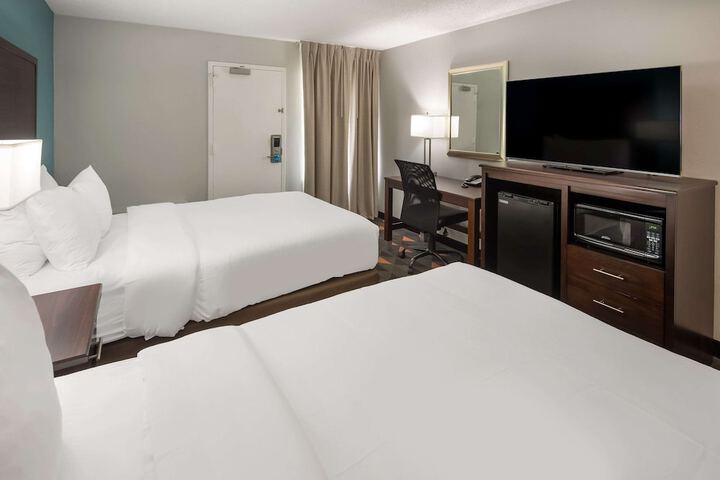 Room 28 of 44