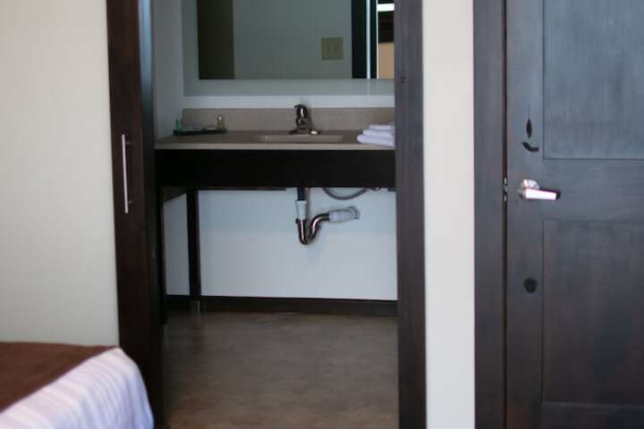 Room 21 of 37