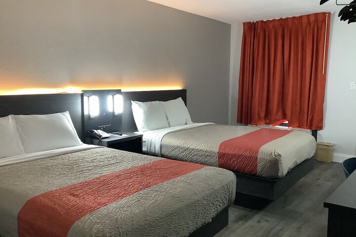 Room 7 of 44