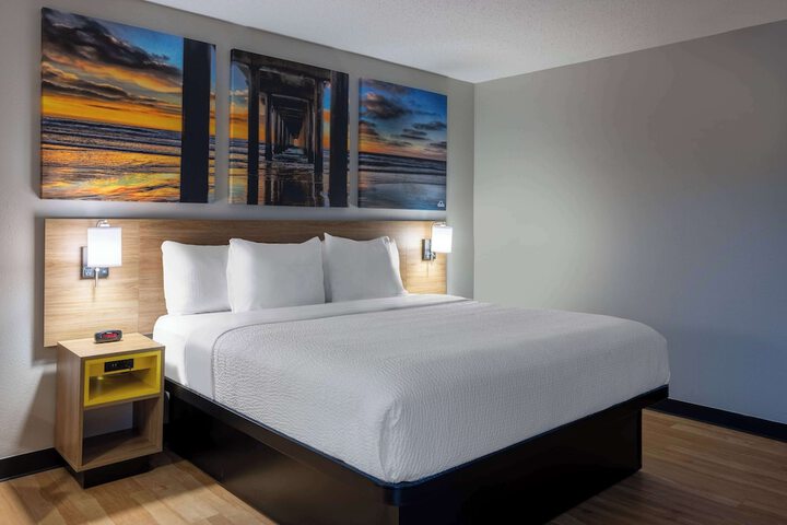 Room 21 of 39