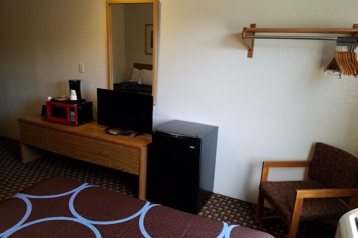 Room 13 of 26