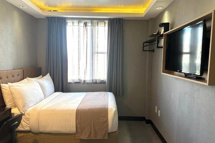 Room 37 of 48