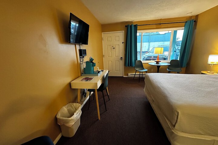 Room 26 of 65