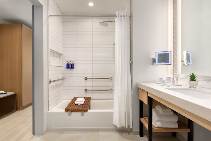 The Viv Hotel Anaheim, a Tribute Portfolio Hotel