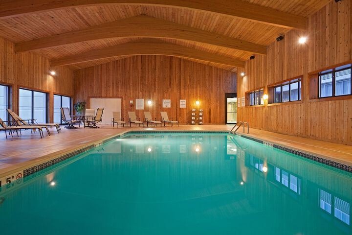 Pool 10 of 36