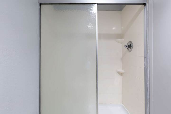 Clarion Hotel & Suites BWI Airport North