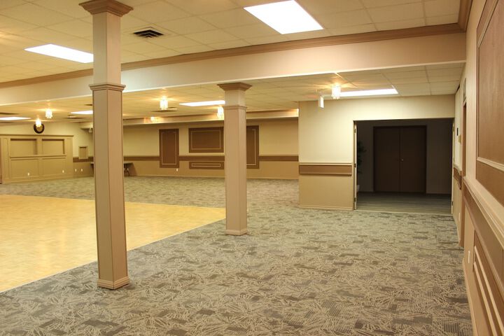 Ballroom/Hall 52 of 60