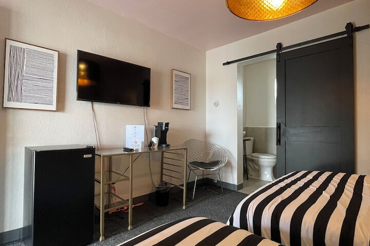 Room 34 of 129