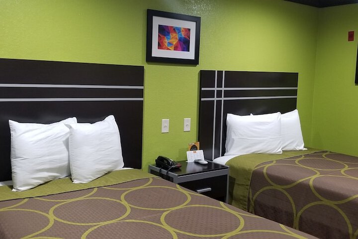 Room 16 of 47