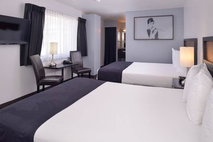 Room 40 of 48