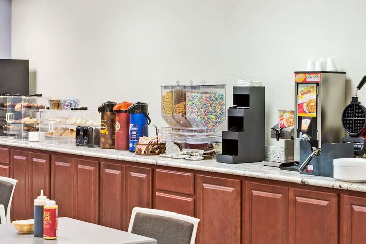 Breakfast/Coffee Service 44 of 46