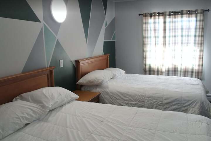 Room 11 of 18
