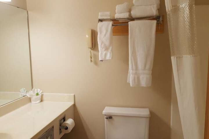 Room 10 of 26