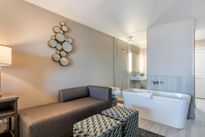 Lincoln Sands Oceanfront Resort an Ascend Collection Hotel