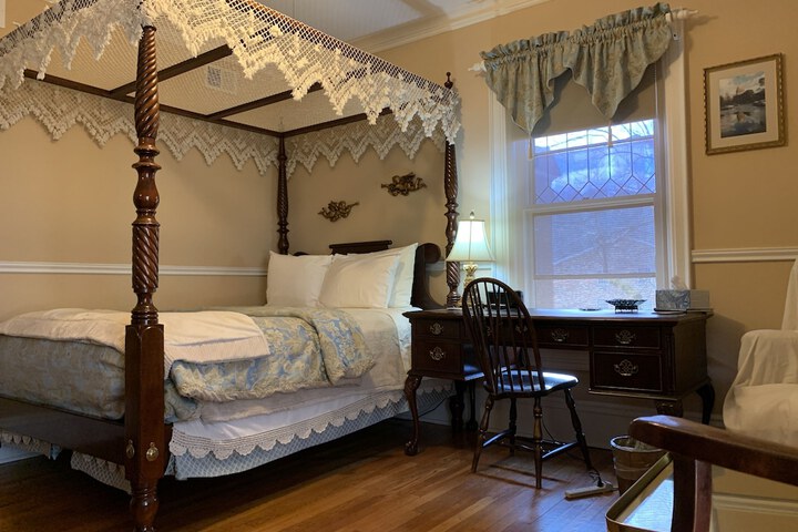 Room 44 of 71