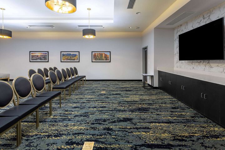 La Quinta Inn & Suites by Wyndham Maricopa - Copper Sky