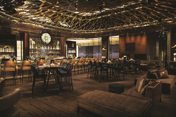Lounge 87 of 110