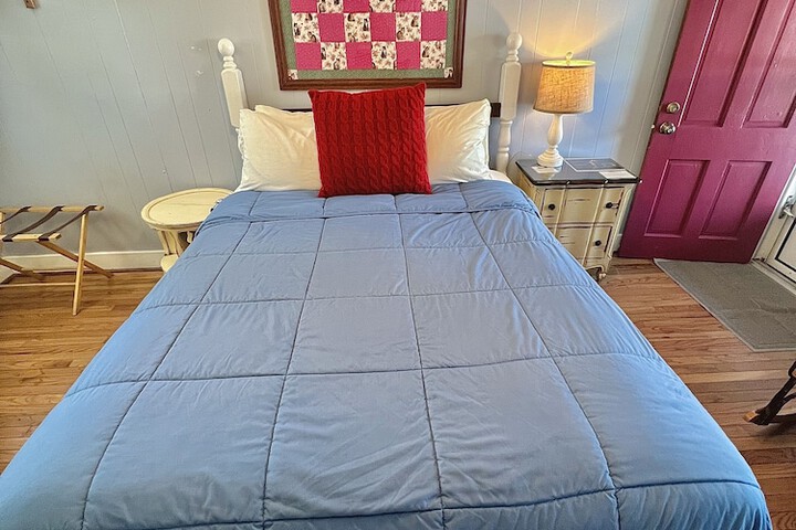 Room 163 of 191