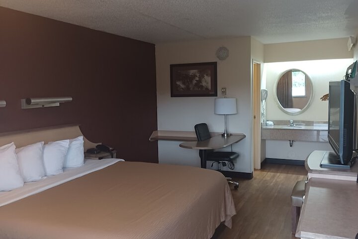 Room 8 of 15