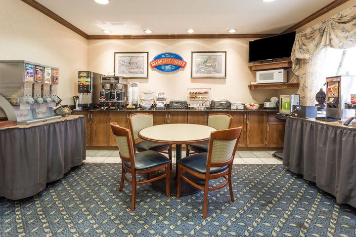 Baymont by Wyndham Waterford / Burlington WI