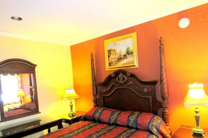 Room 32 of 36